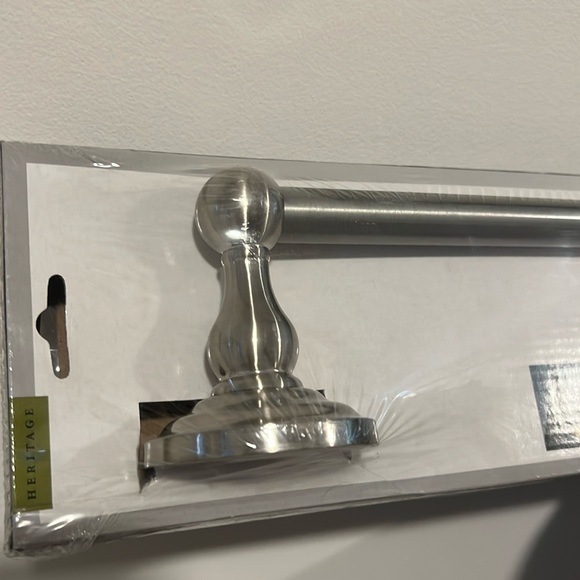 Taymor Towel Bar - Picture 3 of 4